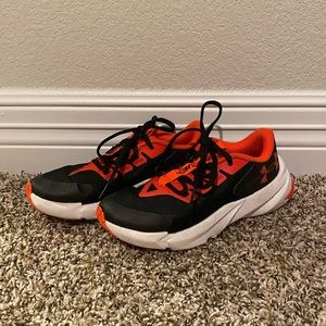Like new Under Armour Sneaker